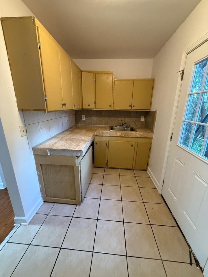 9156 3rd Ave - Photo 4 of 18