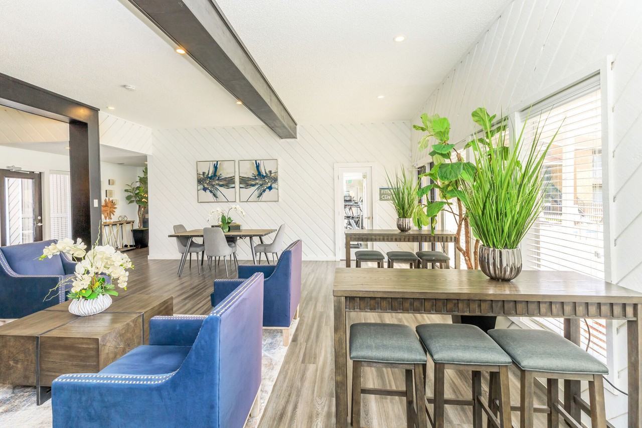 Shadow Bend Apartments - Photo 7 of 36