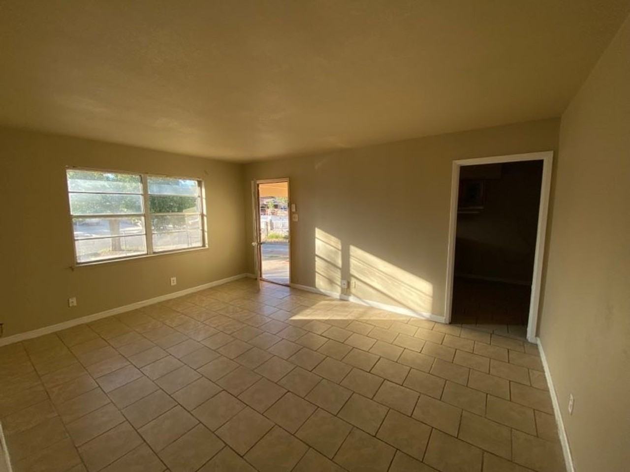 10072 Quebec St - Photo 5 of 9