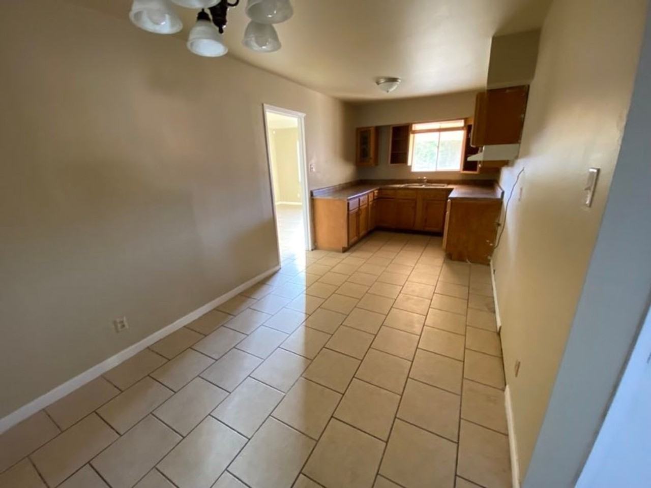 10072 Quebec St - Photo 7 of 9