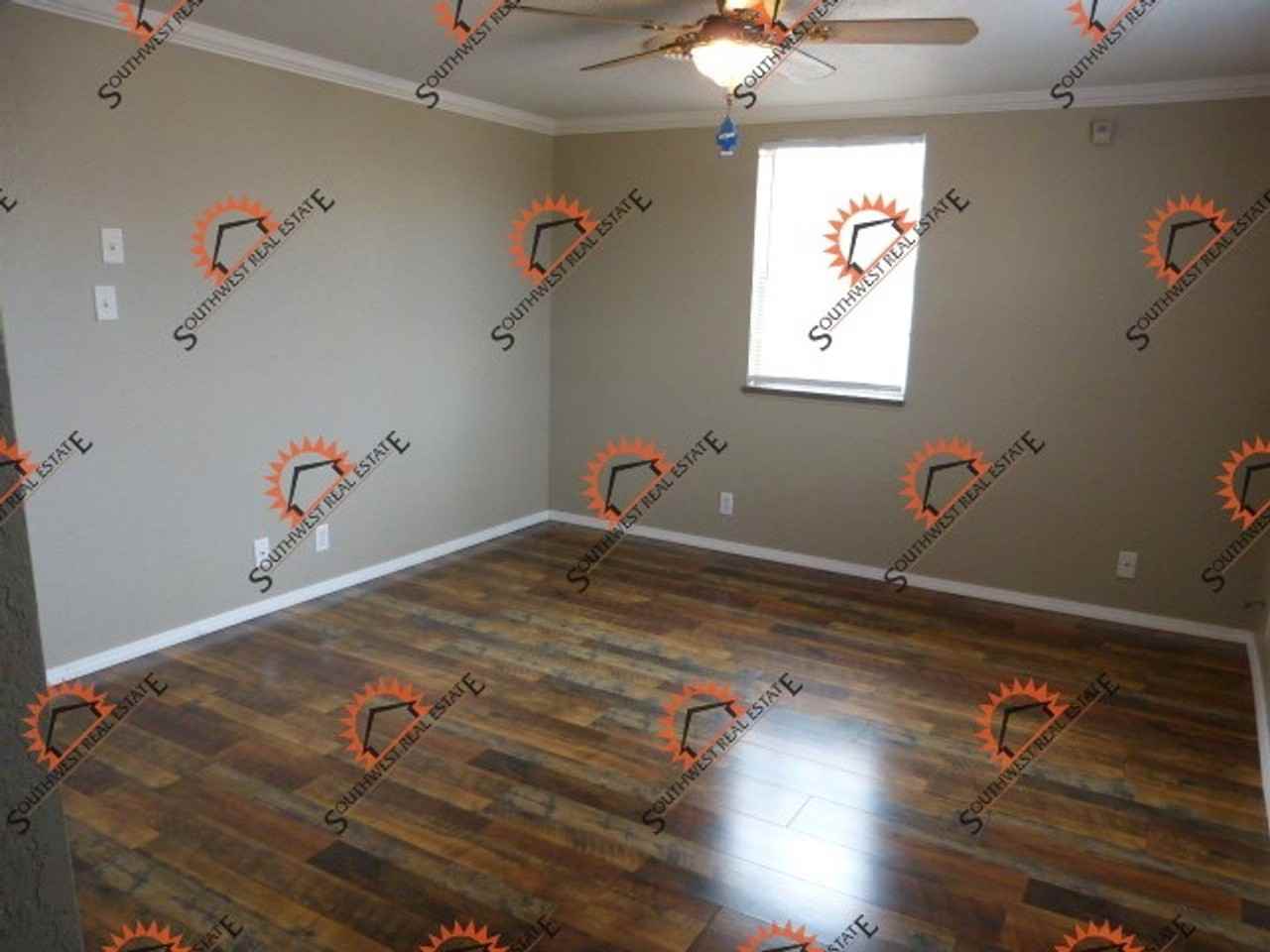 511 E 2nd St - Photo 2 of 11