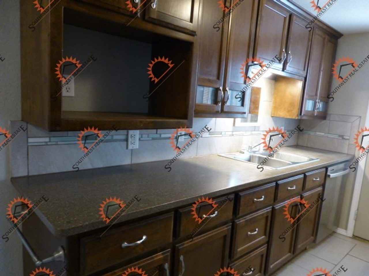 511 E 2nd St - Photo 5 of 11