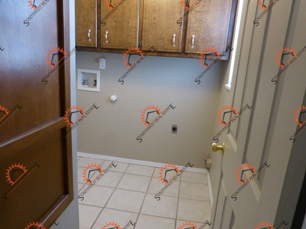 511 E 2nd St - Photo 7 of 11