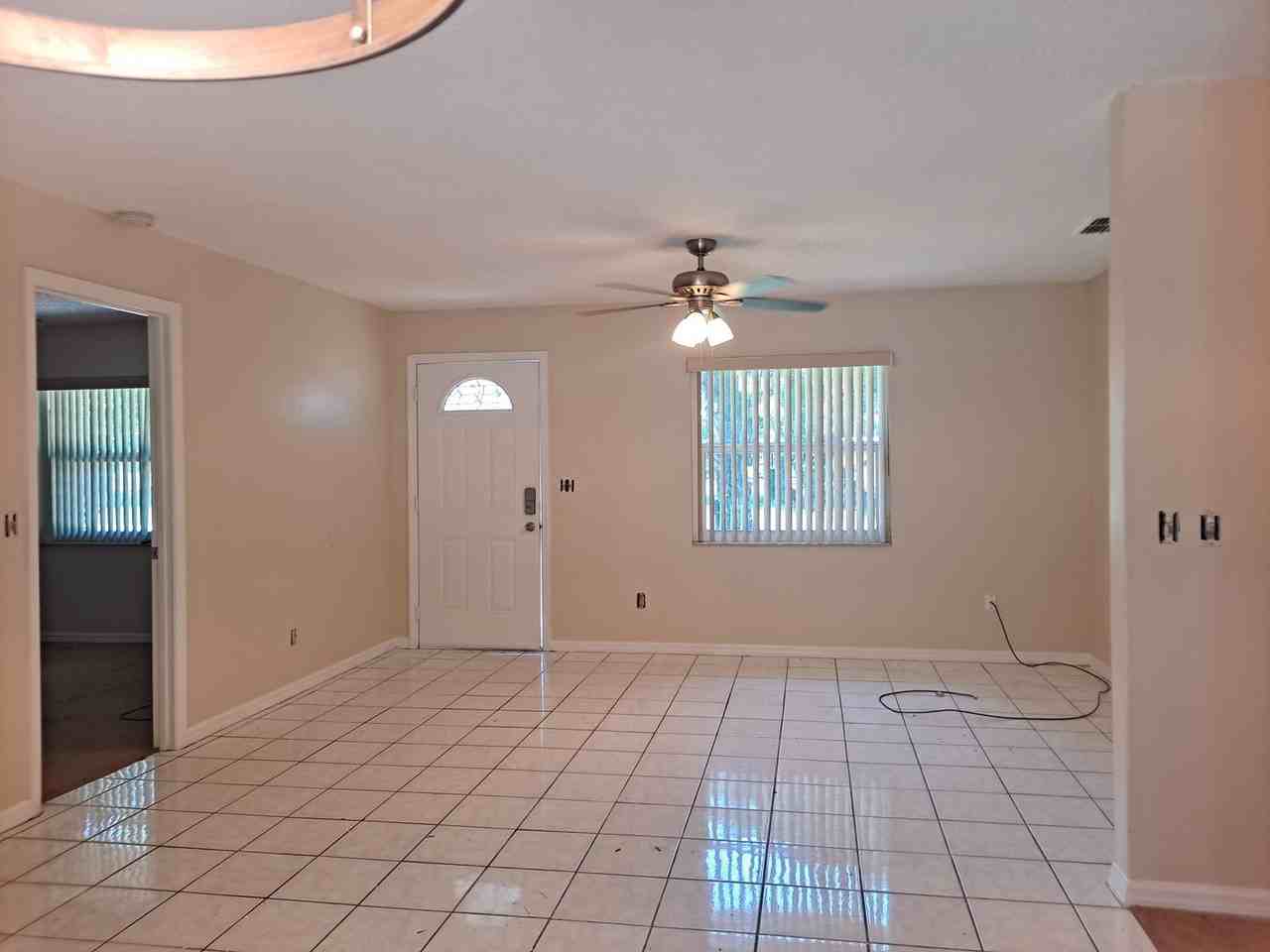 255 Wood Ave - Photo 2 of 17