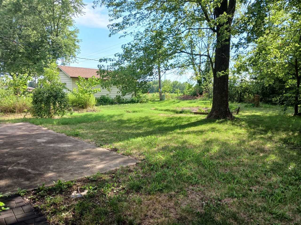 405 N Louise Ave - Photo 2 of 10