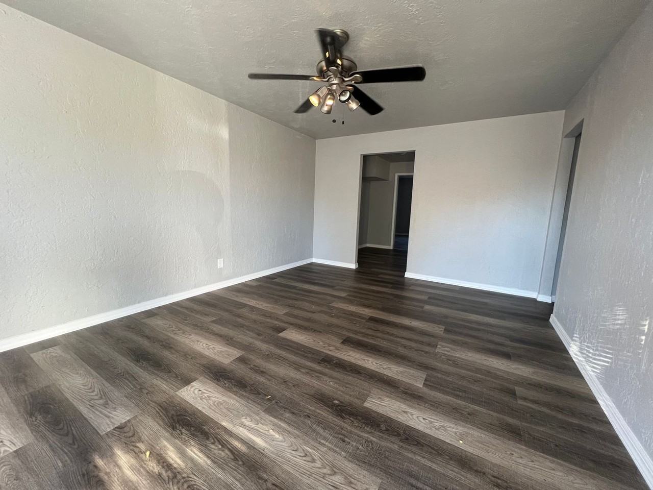 1403 Nw Lindy Ave - Photo 2 of 13