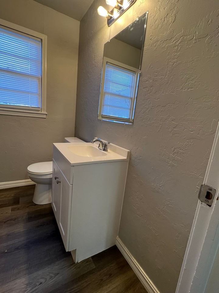 1403 Nw Lindy Ave - Photo 6 of 13