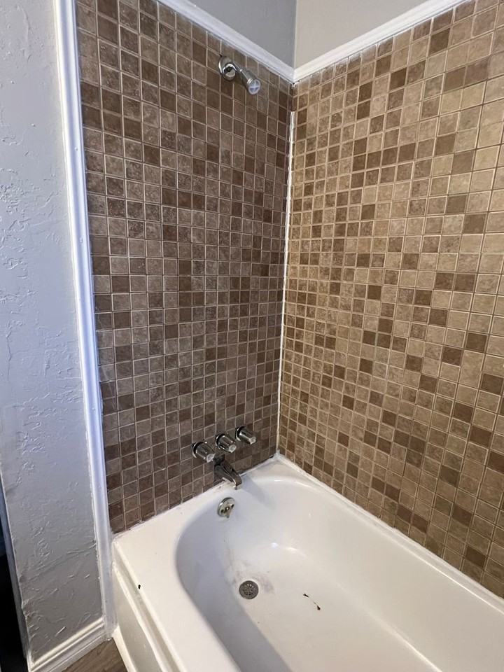 1403 Nw Lindy Ave - Photo 7 of 13