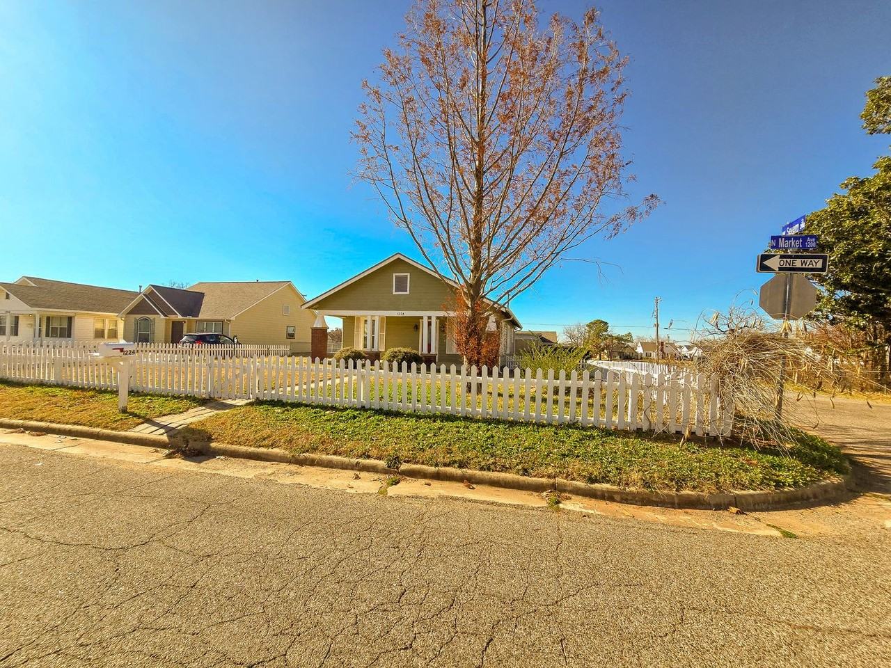 1224 N Market Ave - Photo 3 of 39