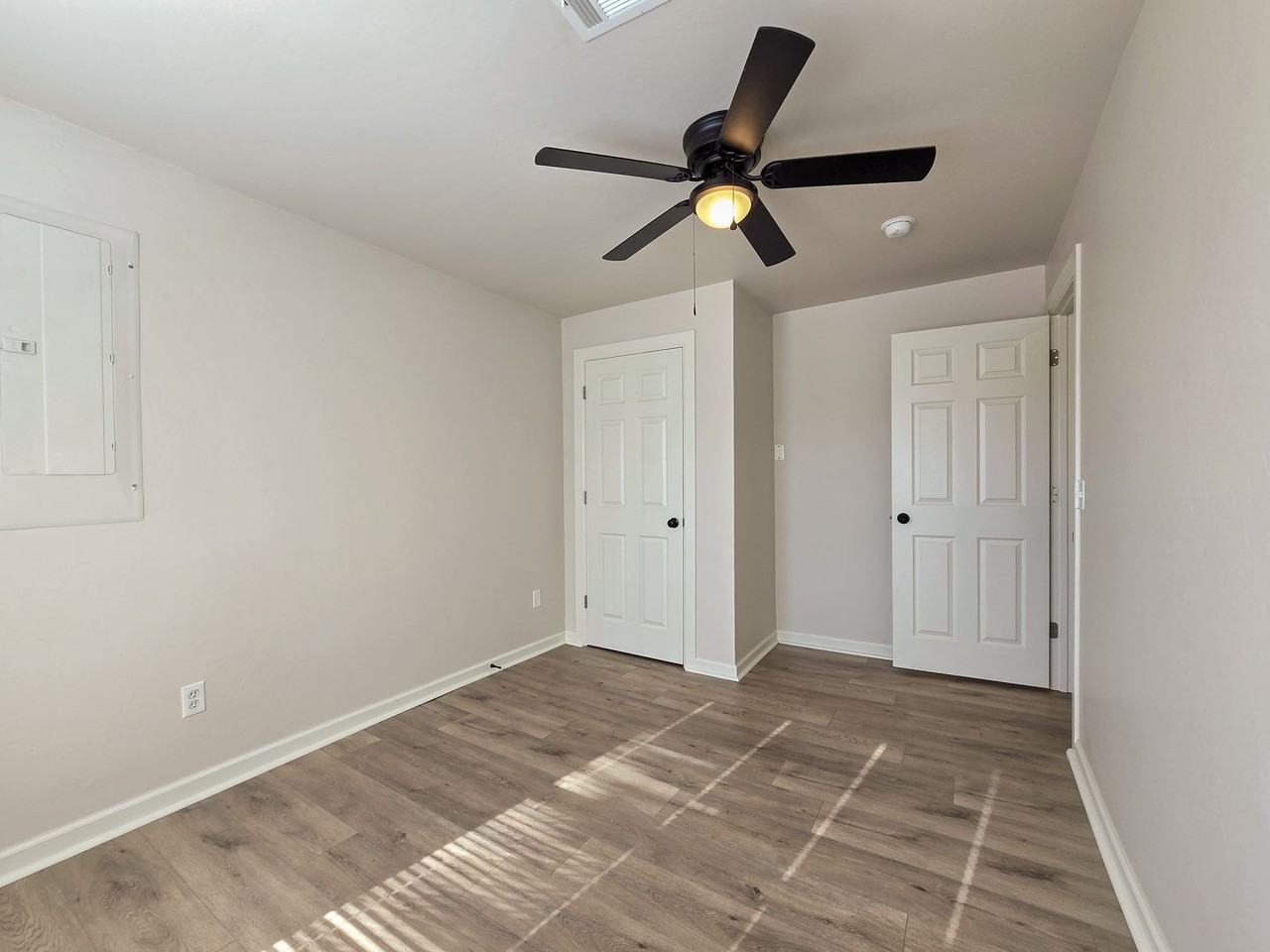 1224 N Market Ave - Photo 4 of 39
