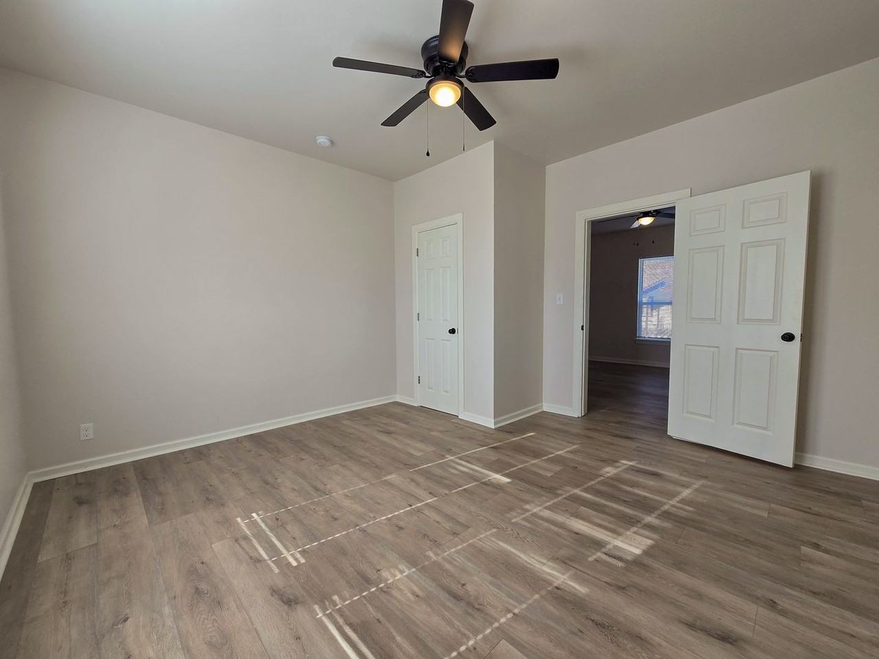 1224 N Market Ave - Photo 5 of 39