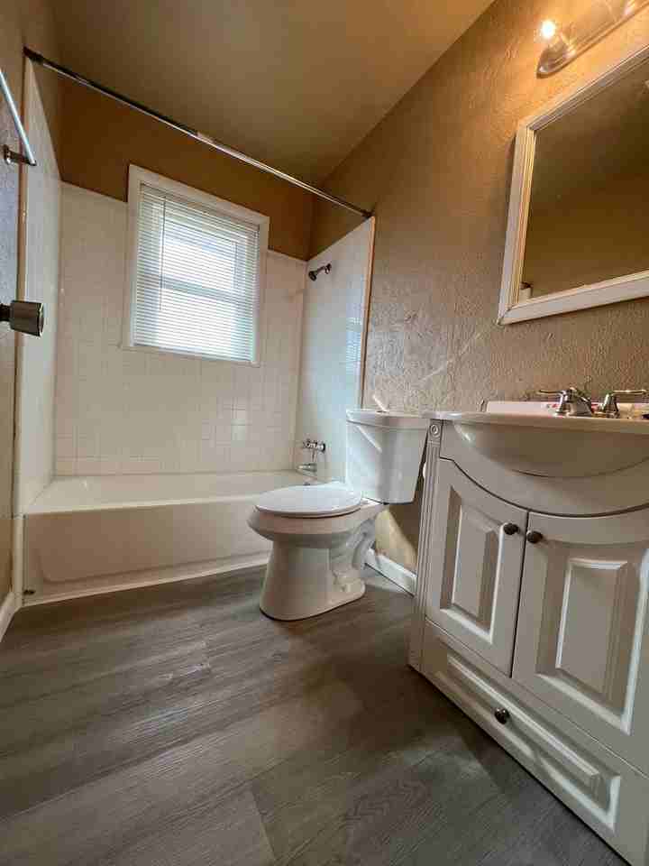 3818 Nw Bell Ave - Photo 7 of 13