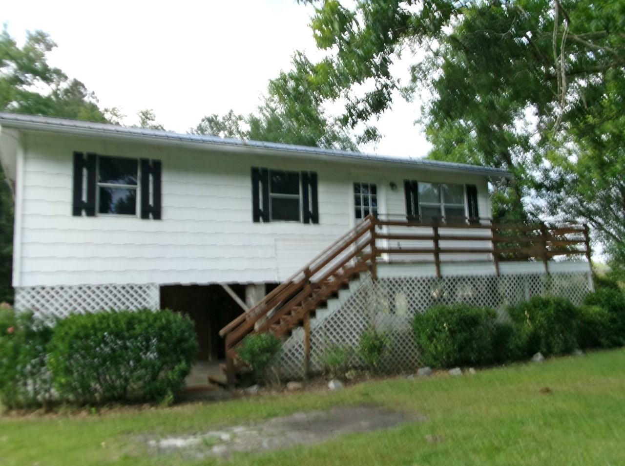 3806 Kelly Rd - Photo 2 of 21