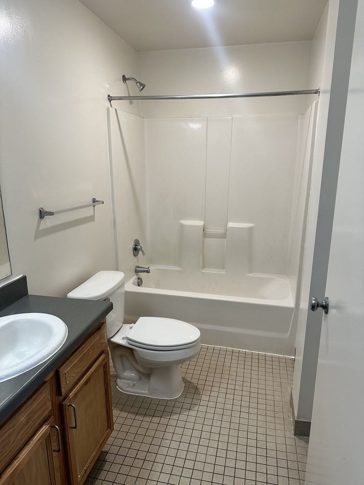 Cass Plaza - Photo 3 of 7