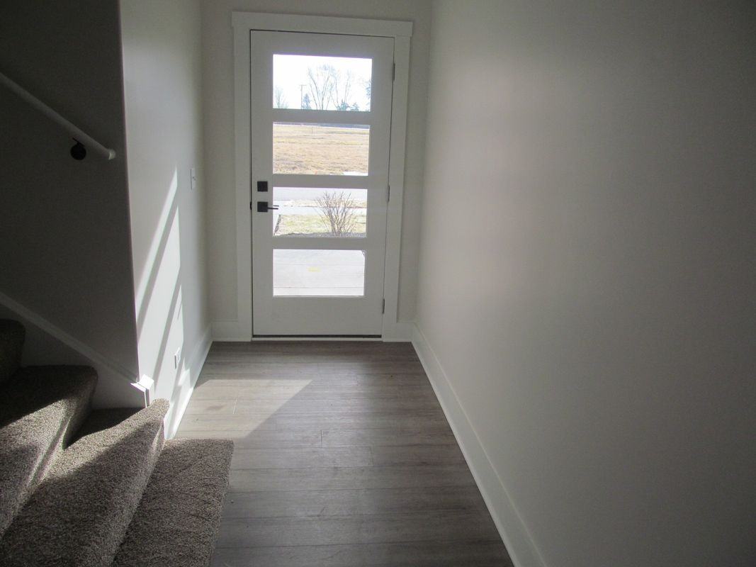 922 Partridge Cir - Photo 2 of 25