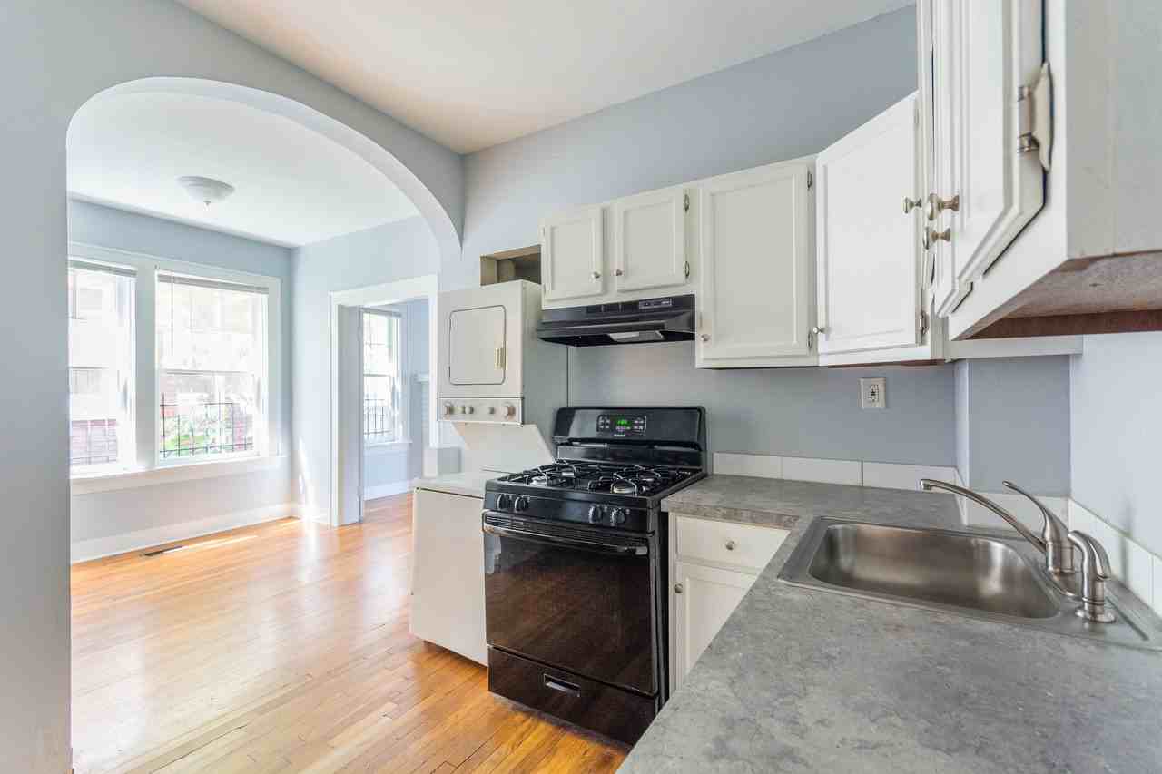 State Street Apartments - Photo 3 of 15