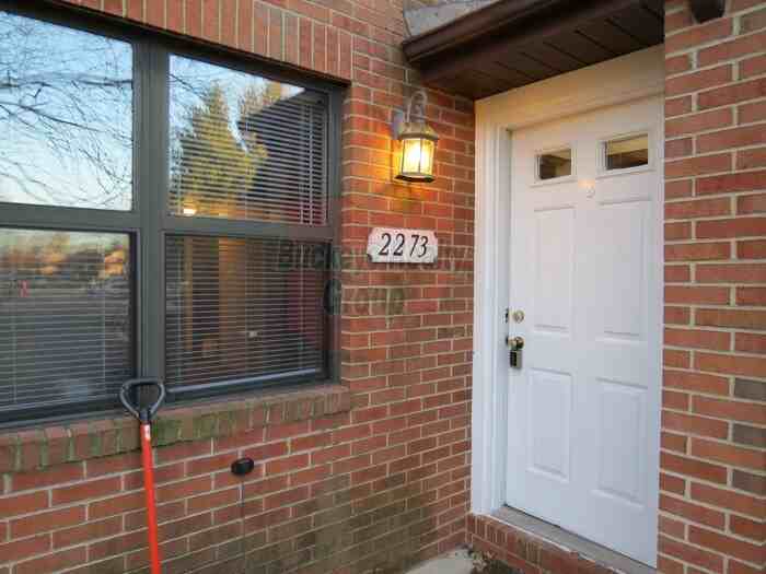 2273 Hughey Dr - Photo 2 of 16