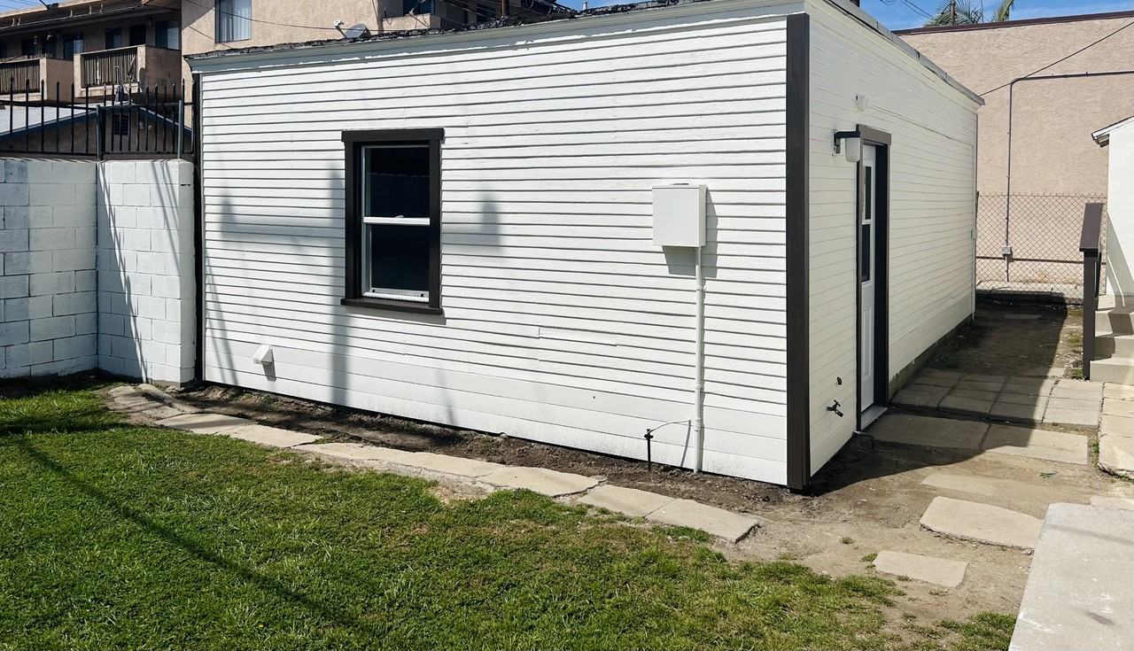 1537 Freeman Ave #NA - Photo 5 of 12