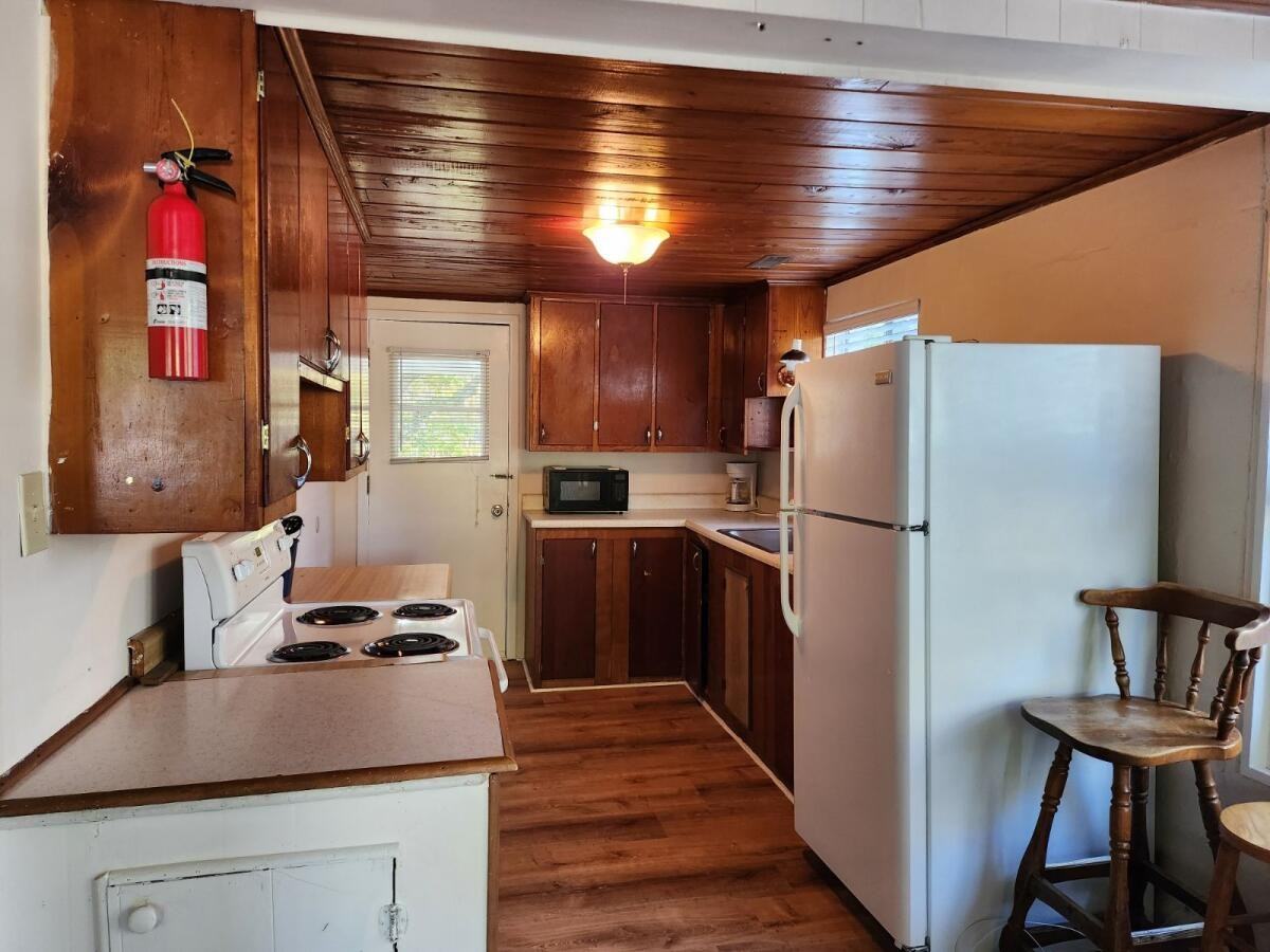 224 Ne 46th St #NA - Photo 2 of 4