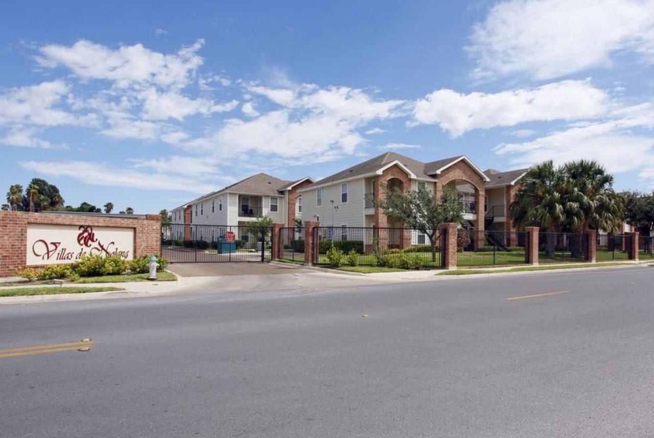 Villas De Nolana - Photo 2 of 30