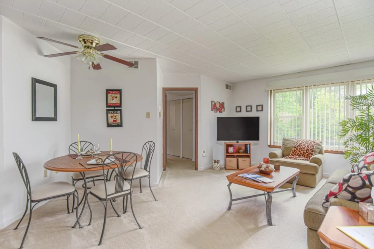 Summit Apartments - Latrobe, PA - Photo 2 of 40