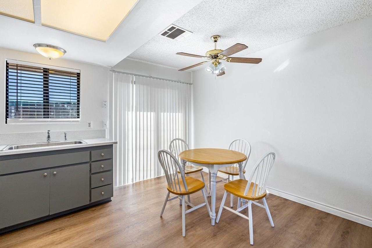 15360 Sequoia Street - Photo 4 of 23