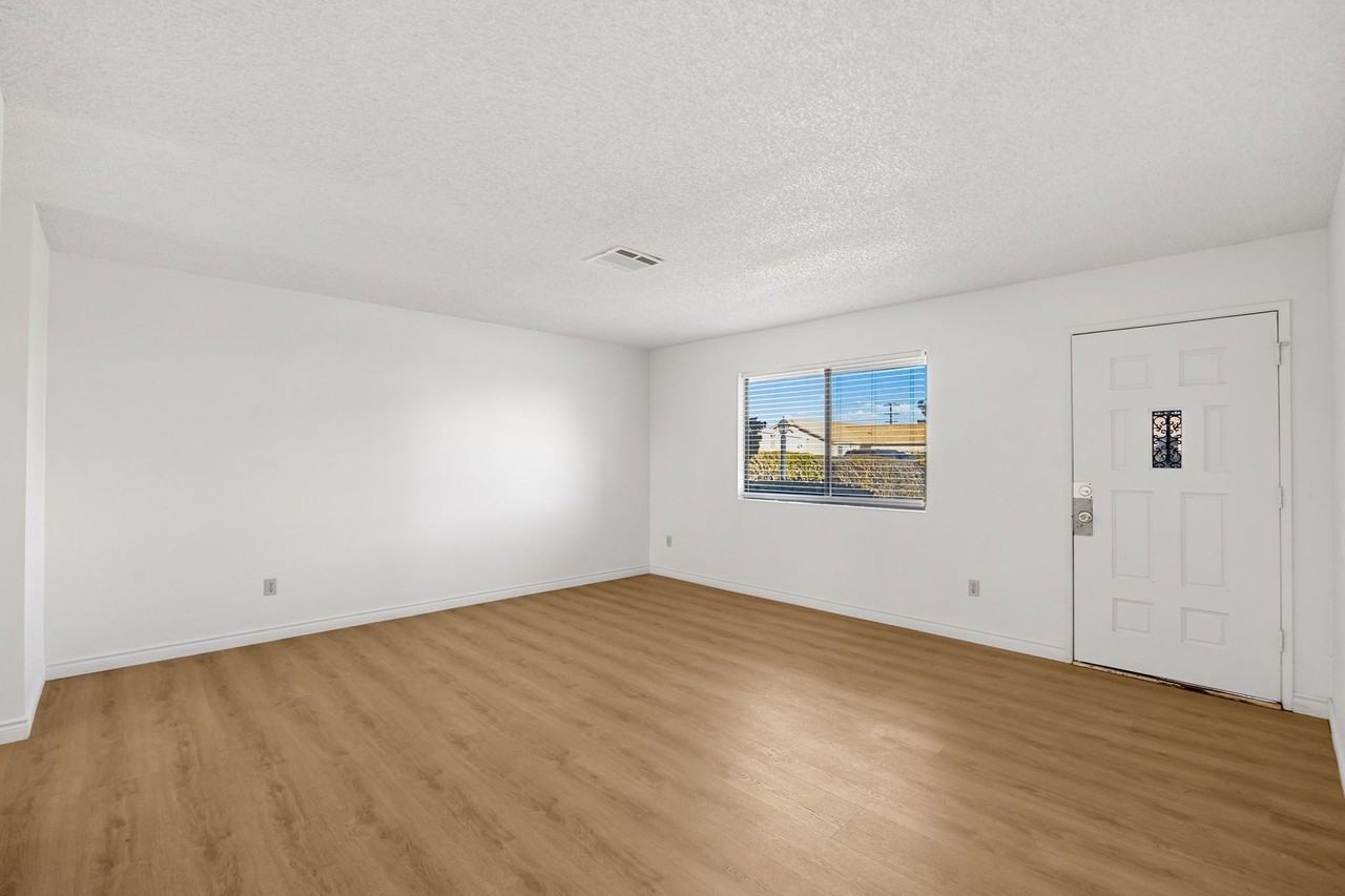 15360 Sequoia Street - Photo 6 of 23