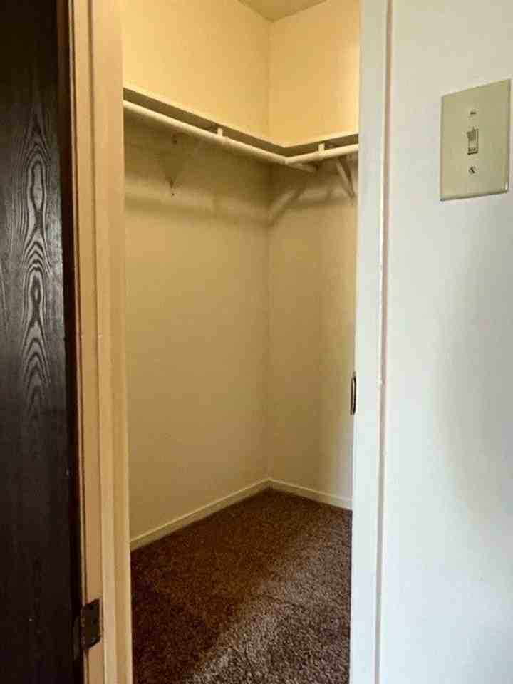 CEDAR COMMONS APTS - Photo 2 of 34