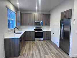 featured image of 823 Se 5th St #3