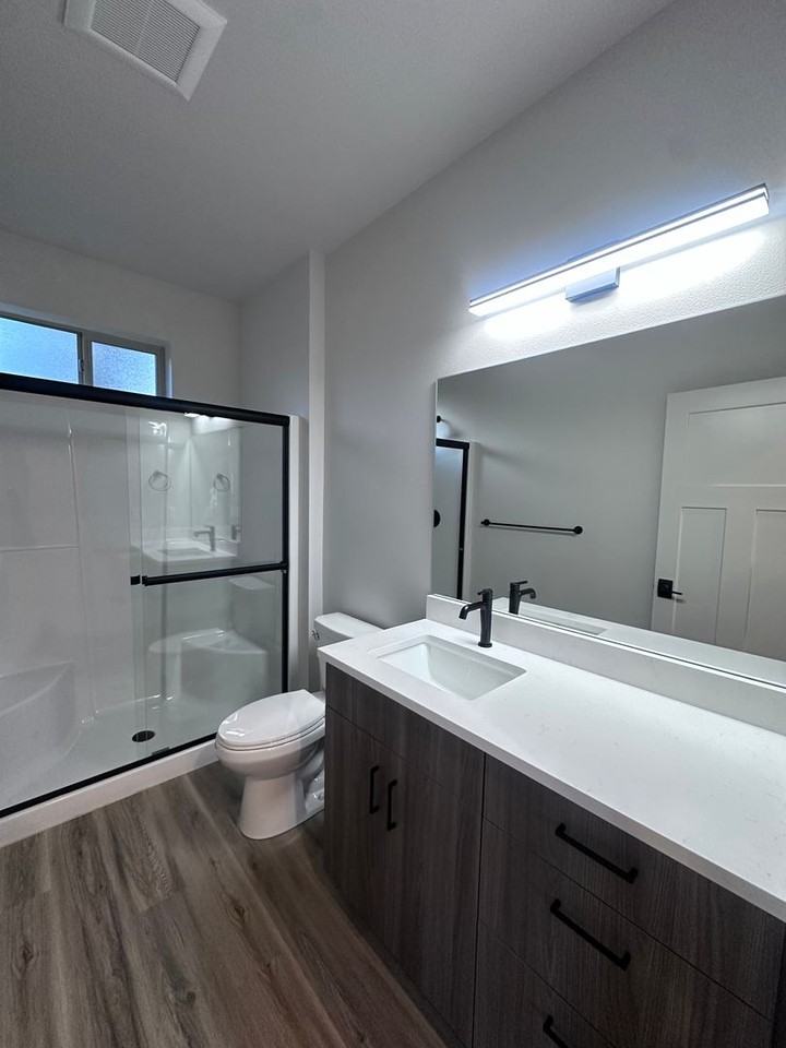 823 Se 5th St #3 - Photo 6 of 11