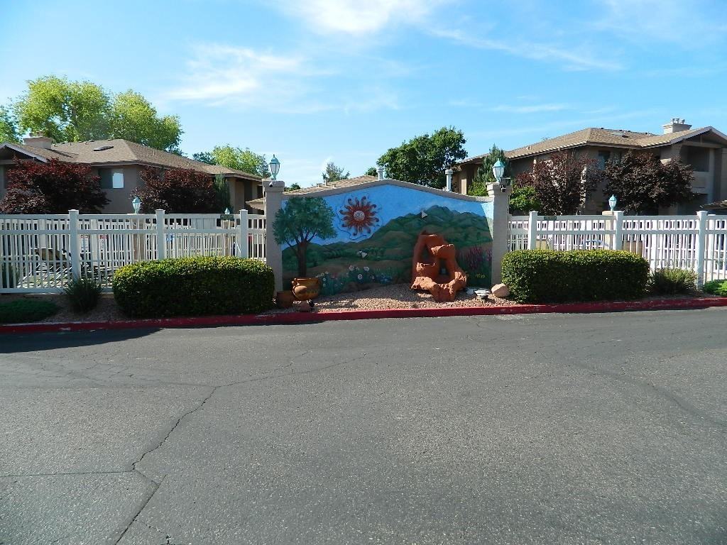 985 E Mingus Ave #212