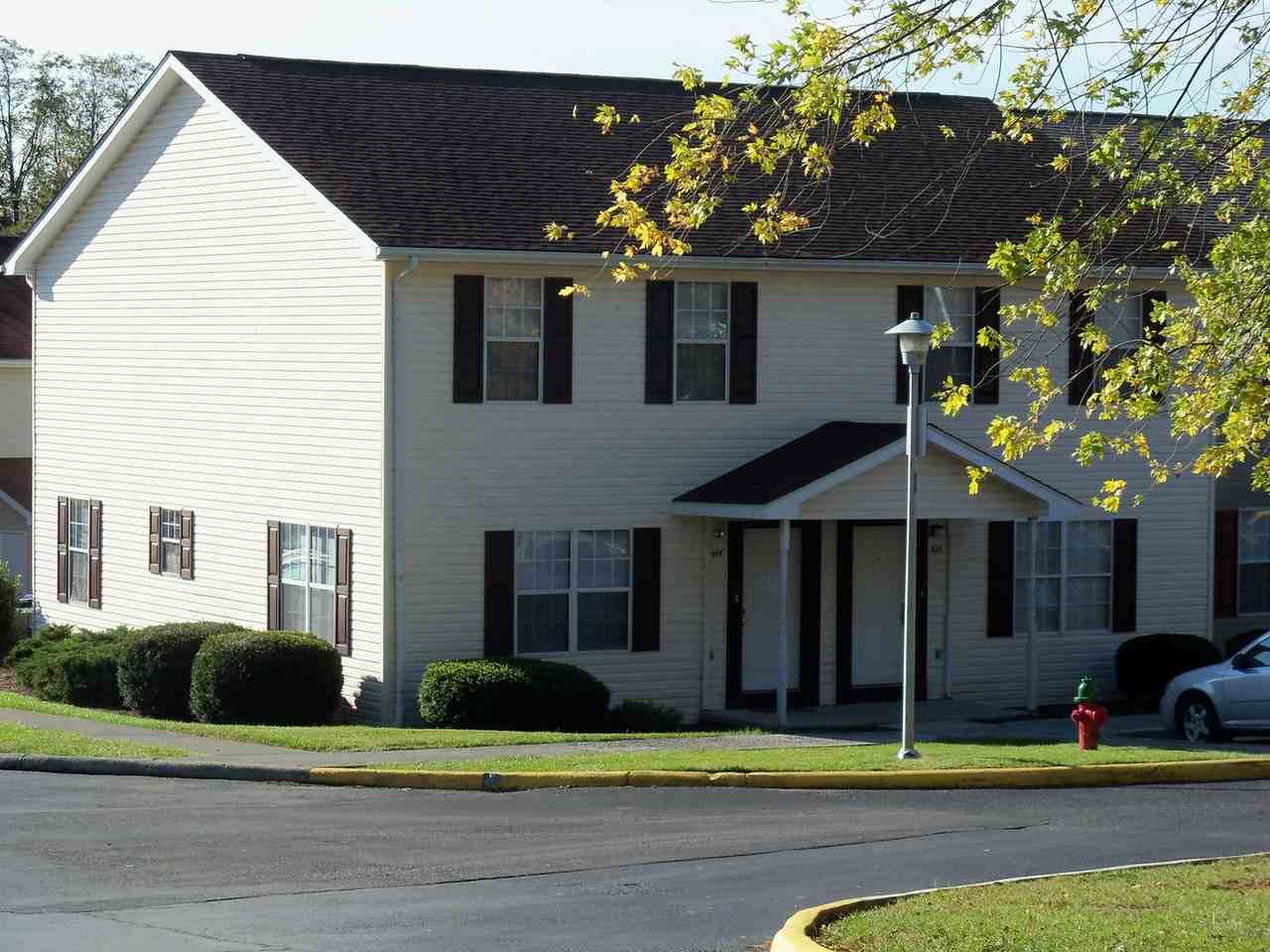 888 Patrick Henry Drive - Photo 3 of 24