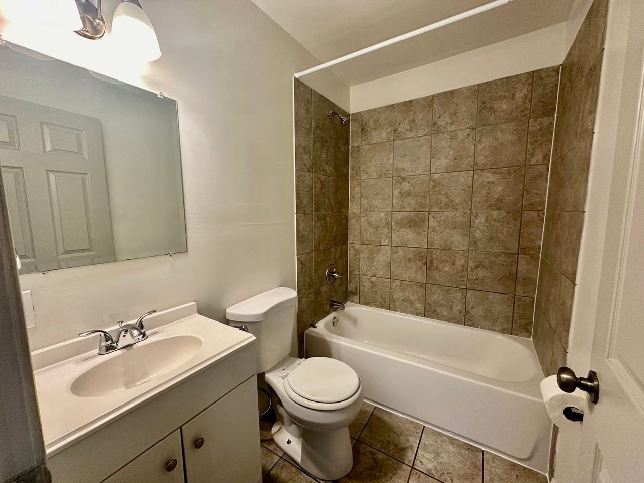 8133 Timken Ave - Photo 6 of 12