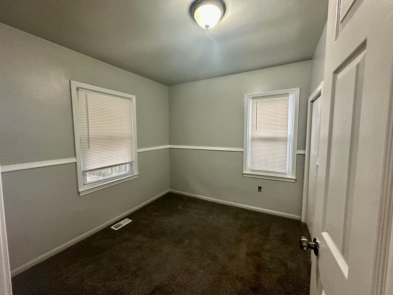 8133 Timken Ave - Photo 7 of 12