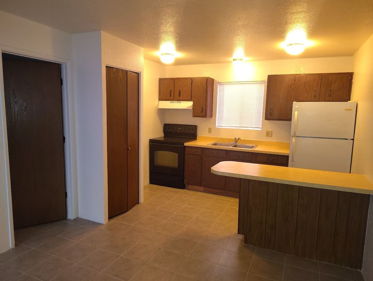 3520 E 2nd St #5 - Photo 3 of 8