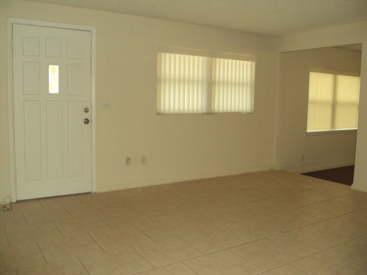 11938 Inland Dr - Photo 2 of 10