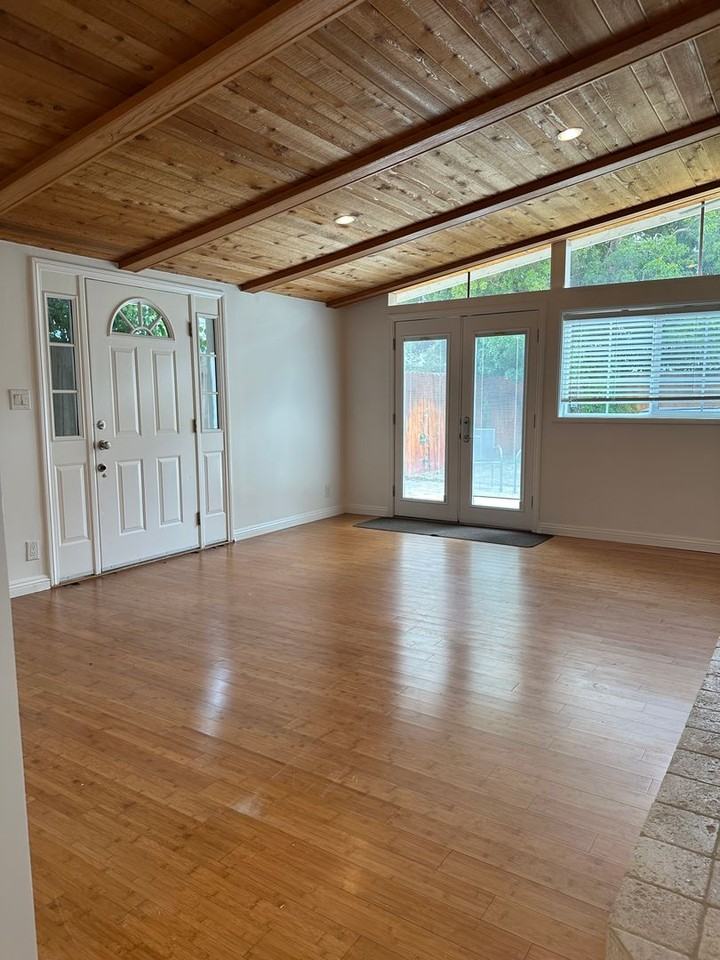 1154 Brunswick Ln - Photo 2 of 16