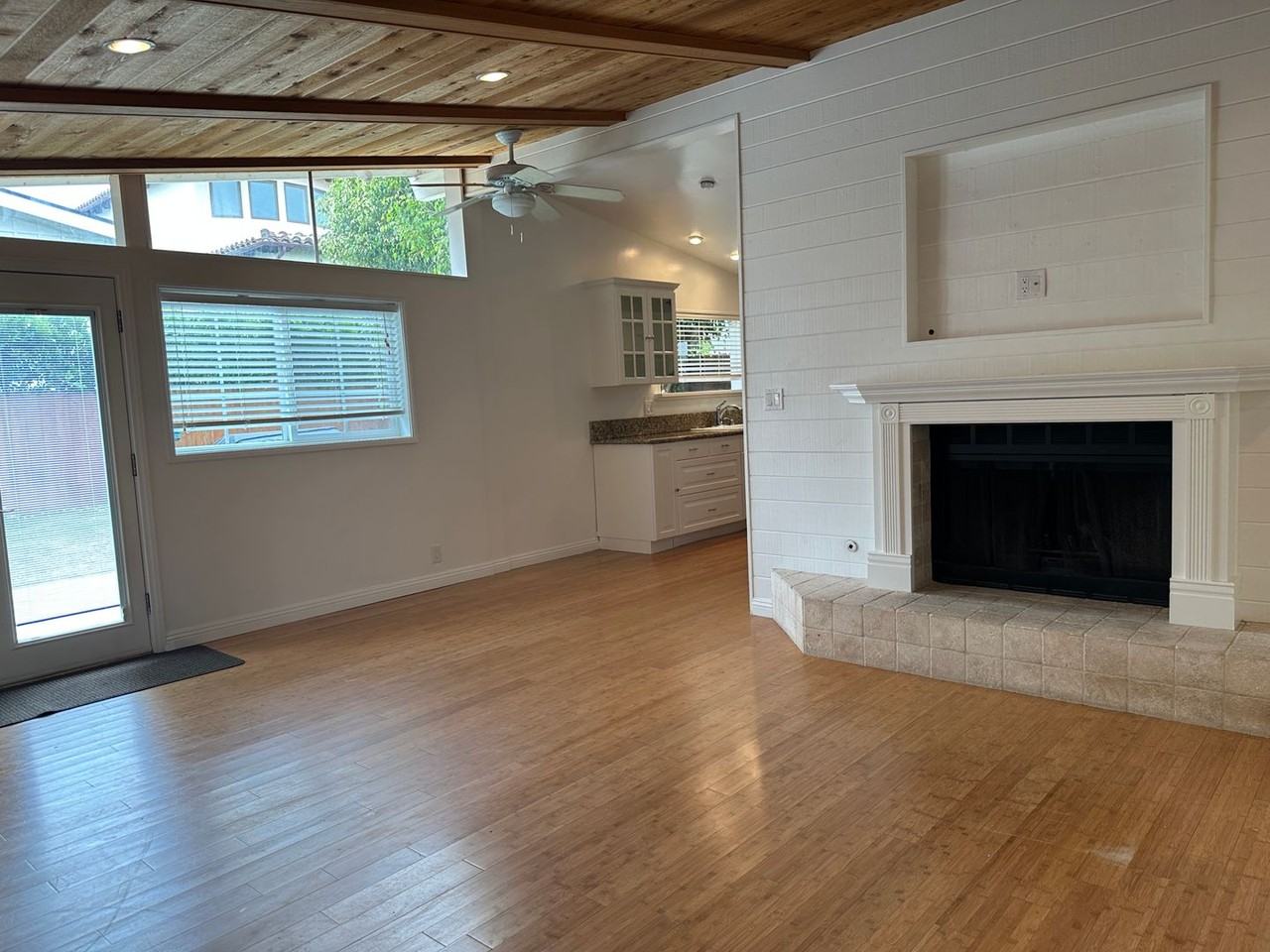 1154 Brunswick Ln - Photo 3 of 16