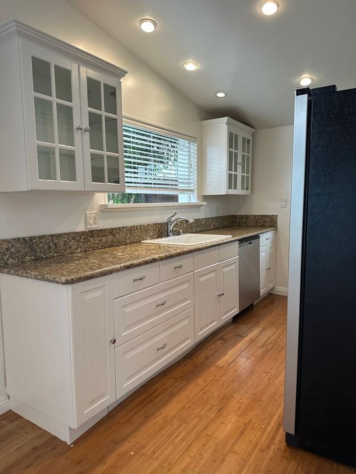 1154 Brunswick Ln - Photo 6 of 16