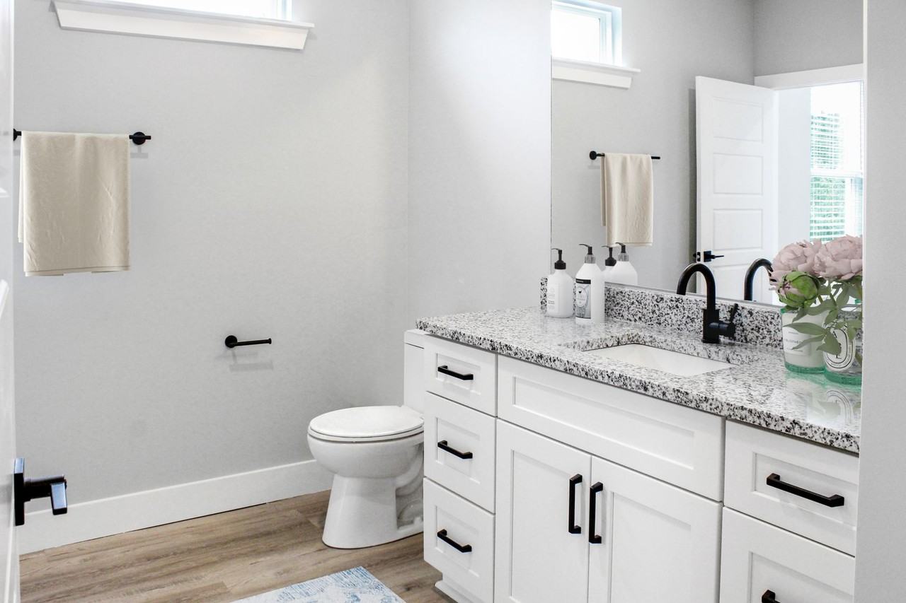 Pine Village Apartments - Photo 7 of 9