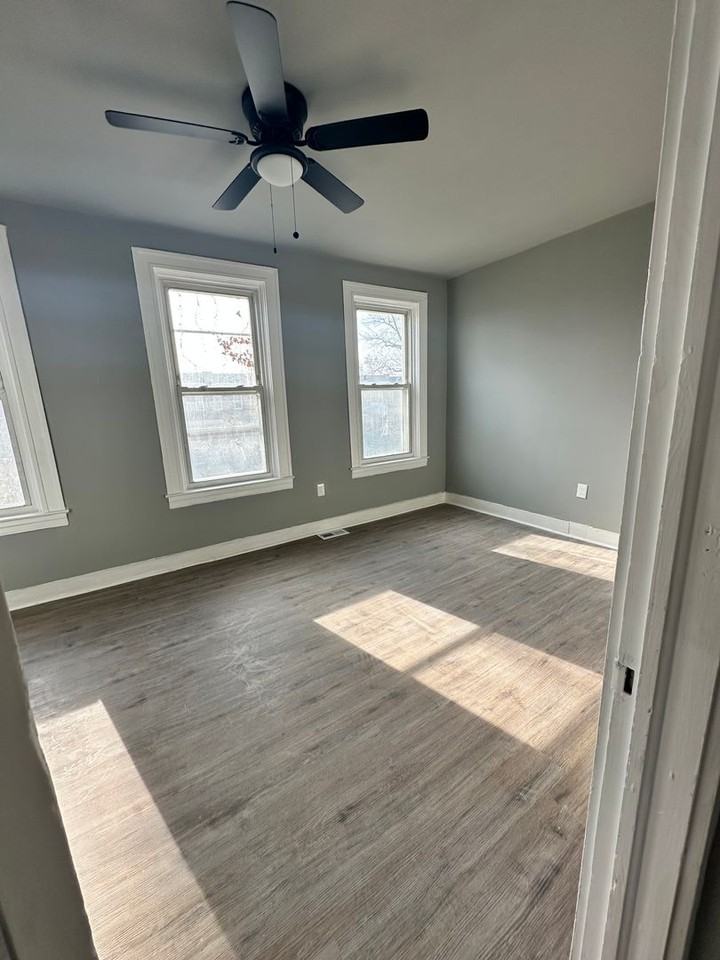 2838 W Garrison Ave - Photo 2 of 17