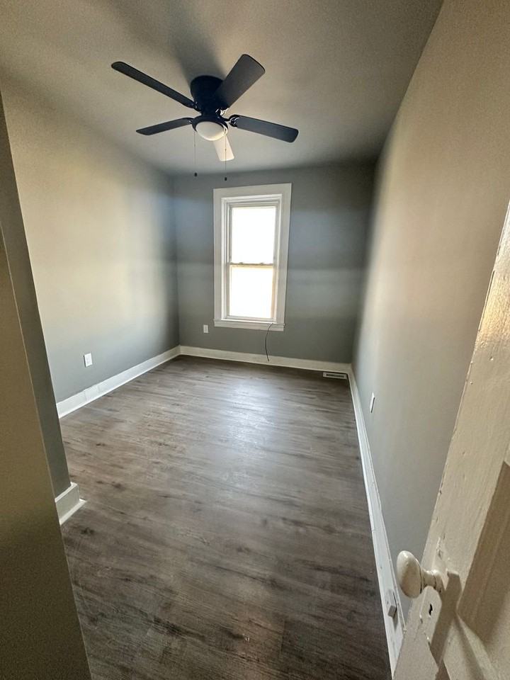 2838 W Garrison Ave - Photo 6 of 17