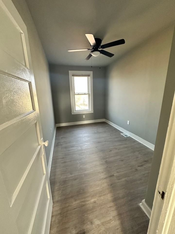 2838 W Garrison Ave - Photo 7 of 17