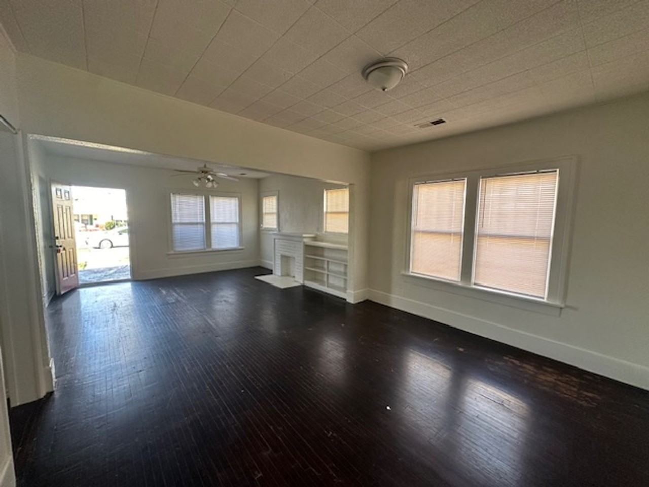 881 Ross Ave - Photo 6 of 16
