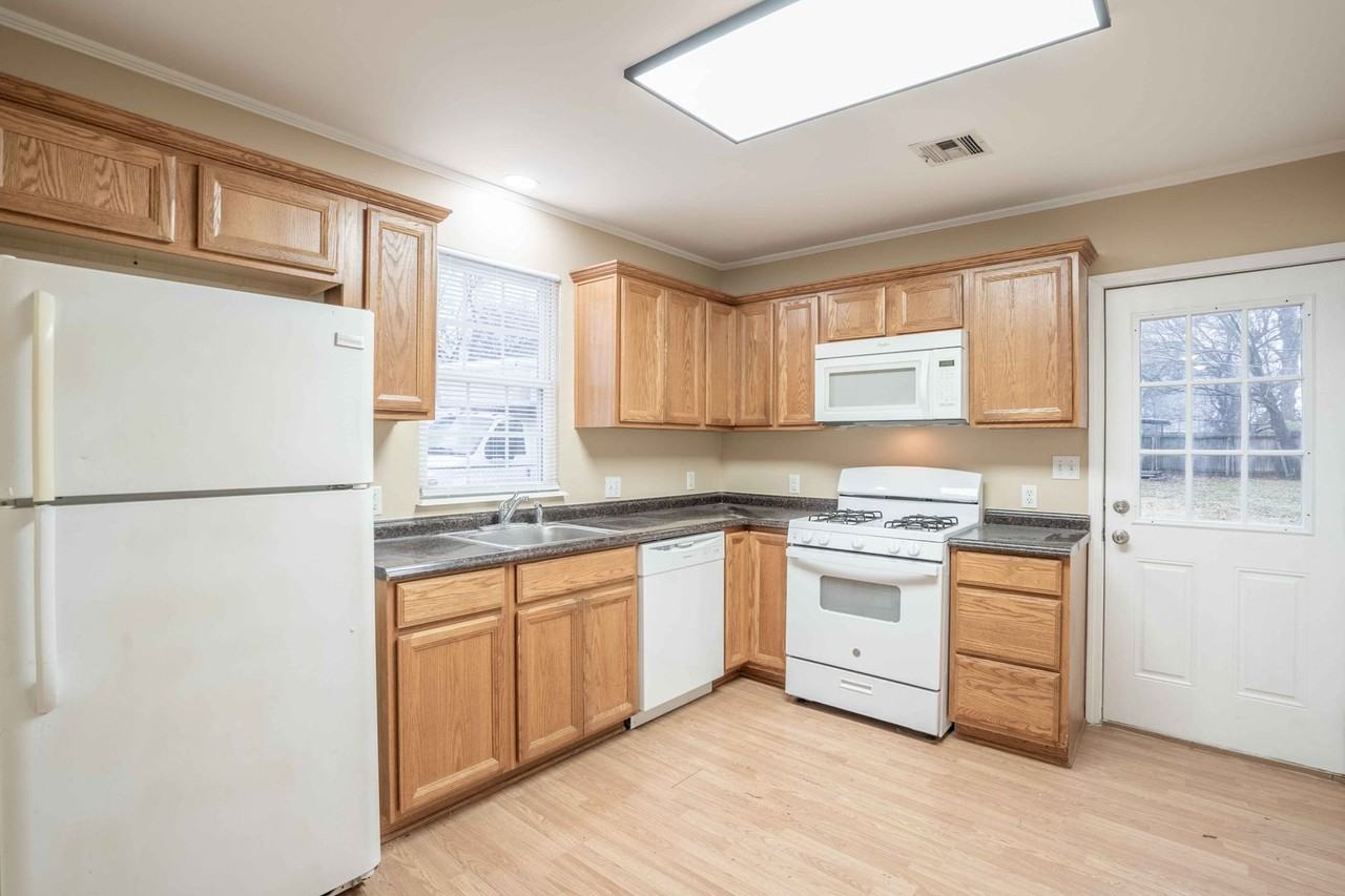 623 N Birch Ave - Photo 6 of 16