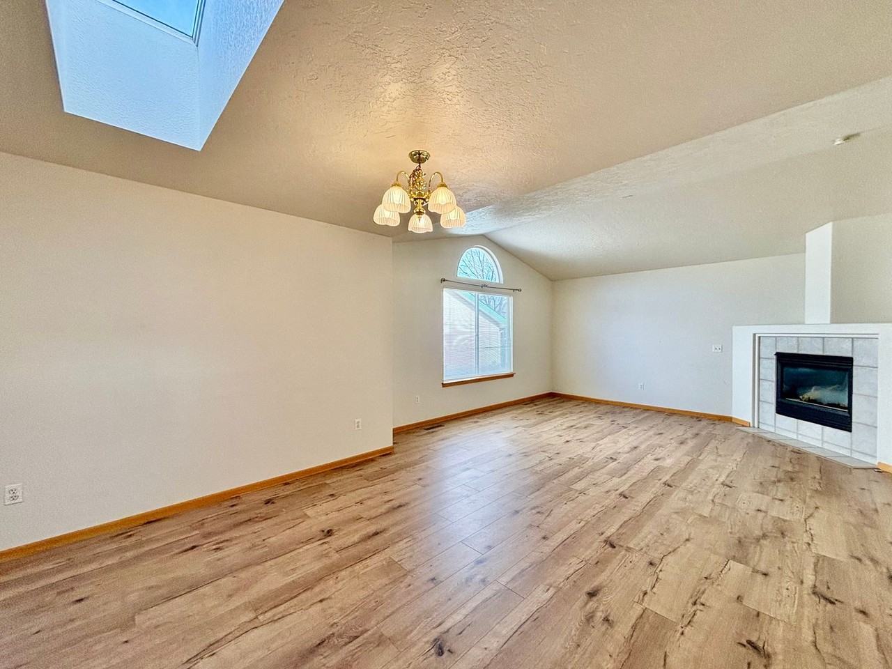 641 Radiant Dr - Photo 3 of 21