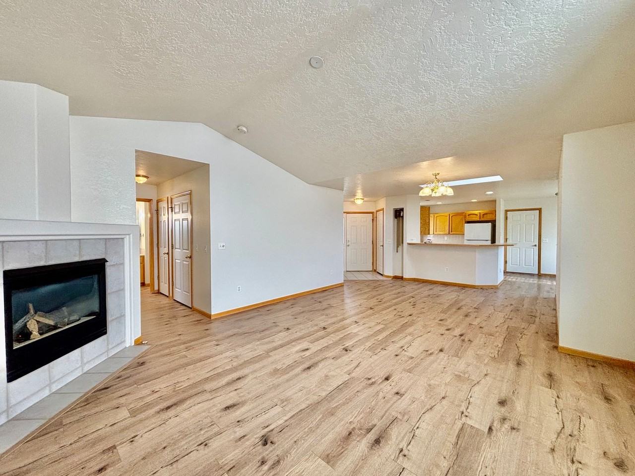 641 Radiant Dr - Photo 4 of 21