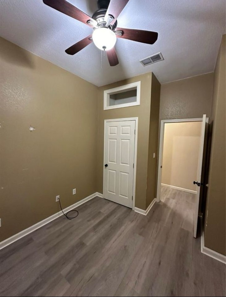 836 E Price St - Photo 7 of 12