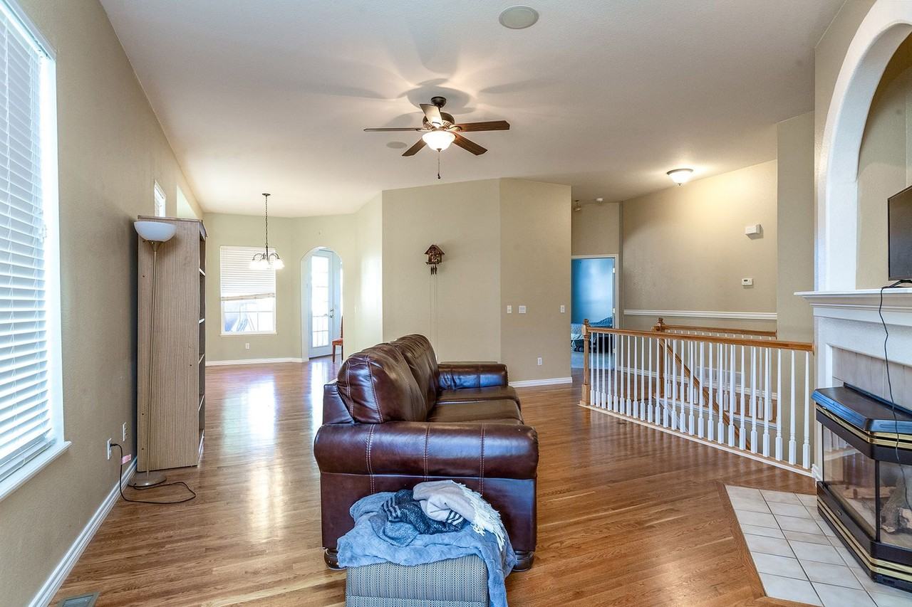 608 Crosswind Pt - Photo 2 of 31
