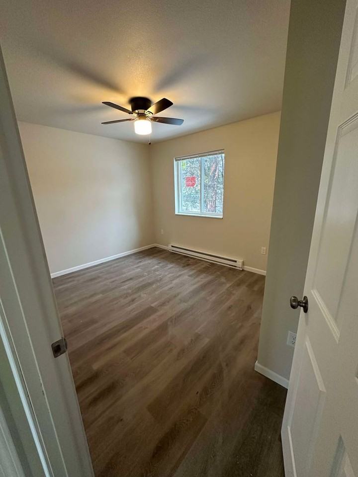 851 Gardner St - Photo 2 of 6